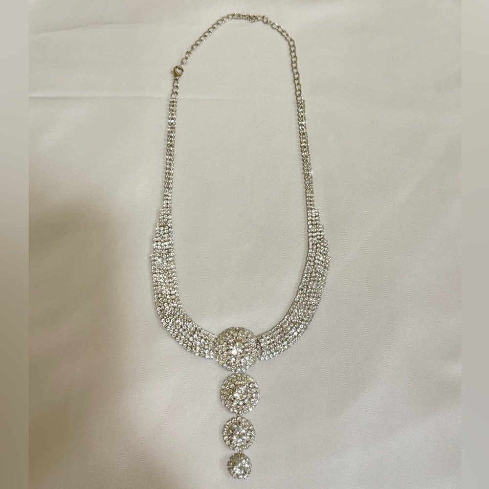 Elegant Silver Necklace